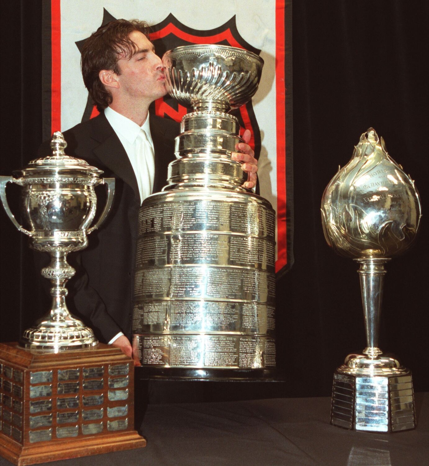 joe-sakic.JPG